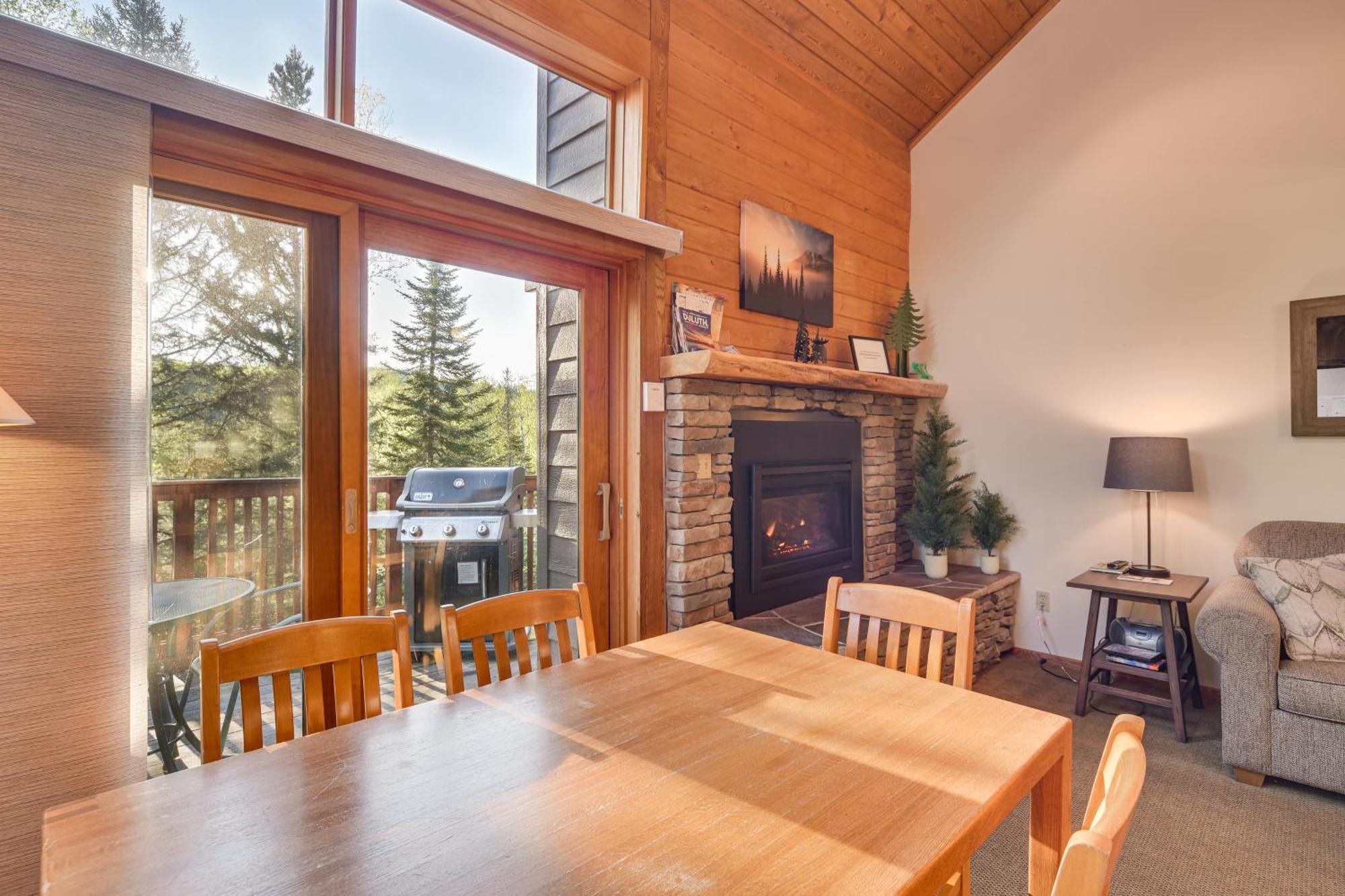 Cozy Alpine Escape Ski-Inandout At Lutsen Mtns Luaran gambar